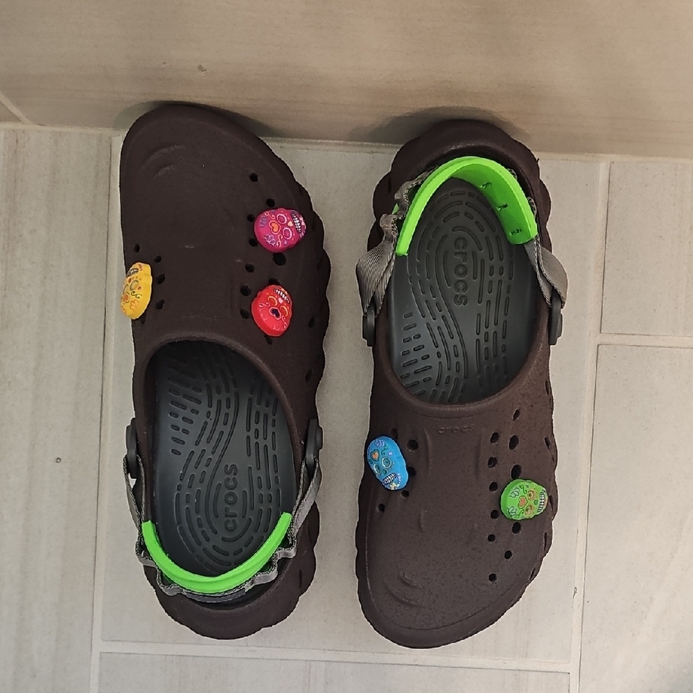NWOT Crocs Men's Echo Sandstorm Slip On Clogs Coffee Brown 210482-2EW Size 9